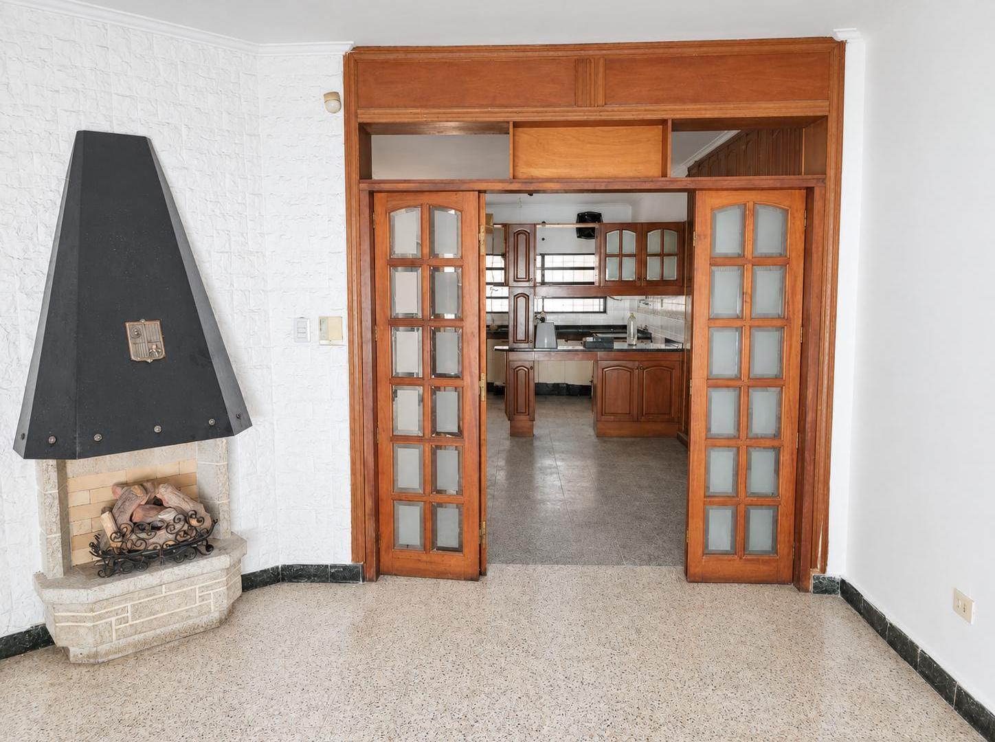 Foto de Venta Casa 2 dormitorios - A una cuadra de Boulevard, Santa Fe, imagen 2