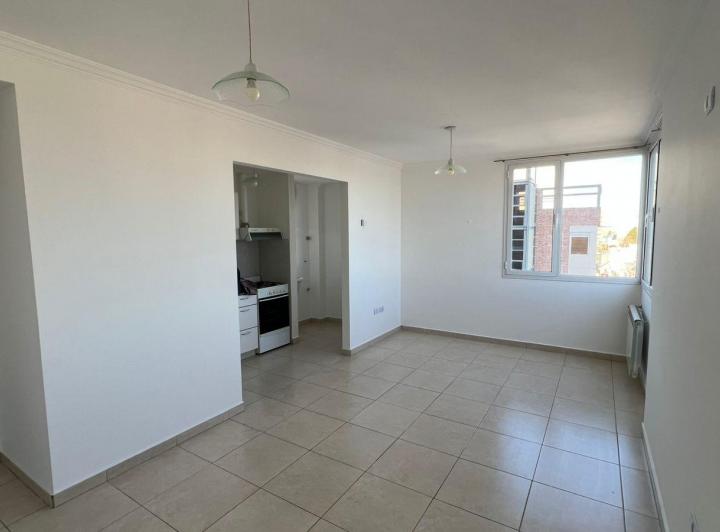 AMPLIO DEPARTAMENTO 1 DORMITORIO EN ALQUILER SOBRE LELOIR 2