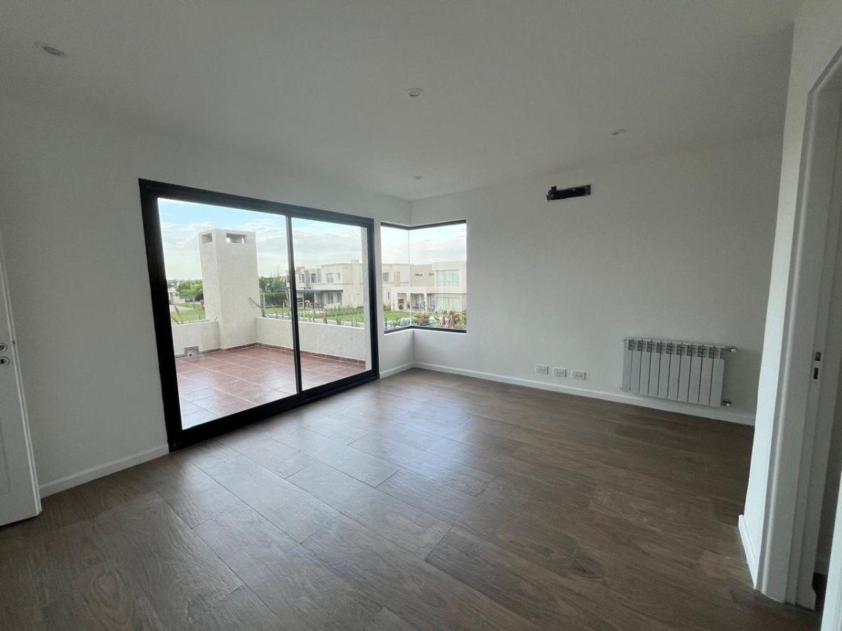 Foto de Casa de 250 m² con 3 dormitorios en alquiler temporal en Ceibos, imagen 2