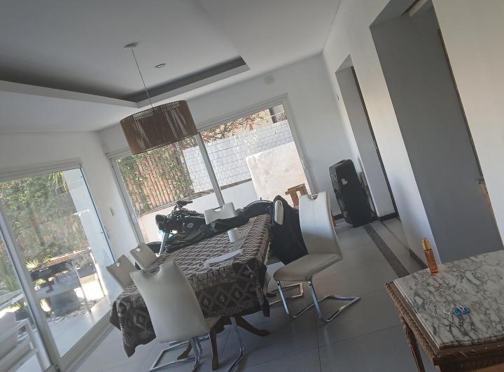 dueño alquila casa en barrio privado dalvian, 4 dormitorios y tres baños 3