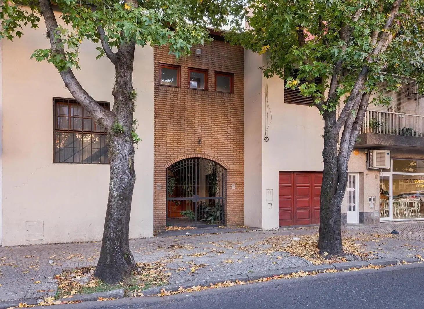 Casa 3 dormitorios con cochera en Pueyrredon 1064 5