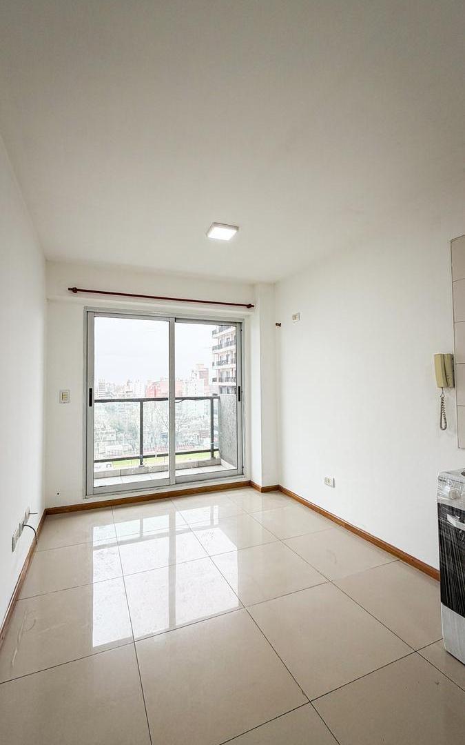 Foto de Departamento en venta sobre Av. Francia, imagen 1