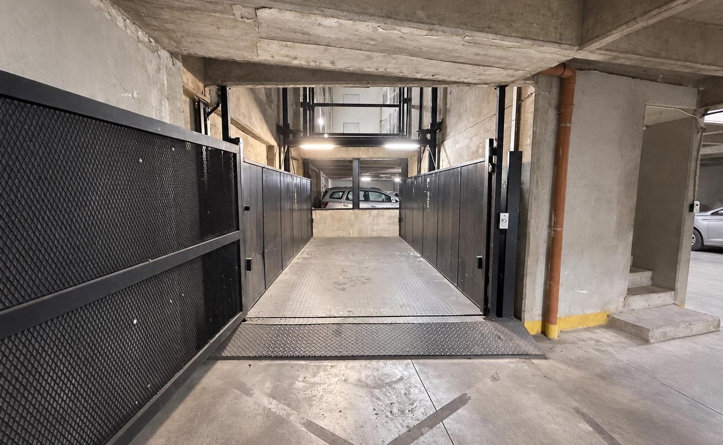 Foto de Cochera En Venta - Abasto, imagen 2