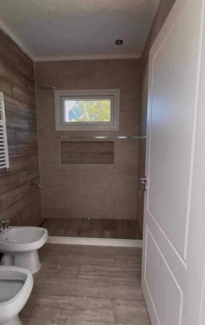 Foto de Importante casa a estrenar en barrio El Mirador VENTA O ALQUILER, imagen 2