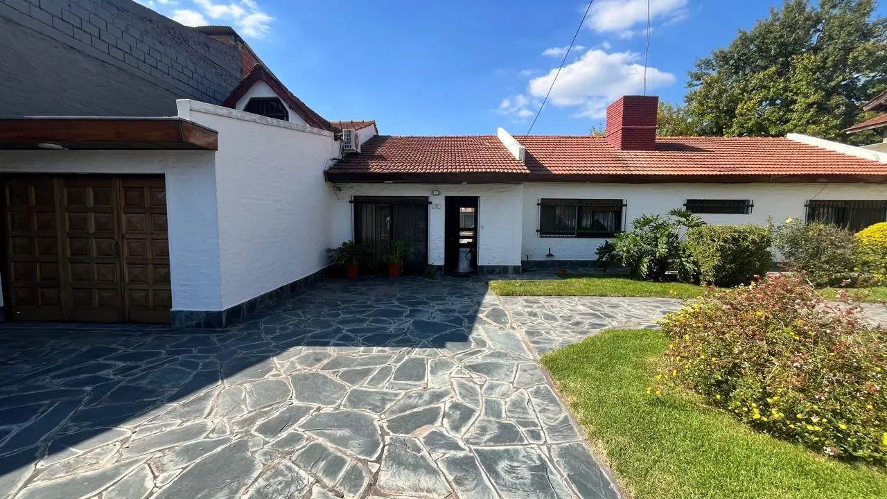 Casa en venta en Escobar - 7 ambientes 5