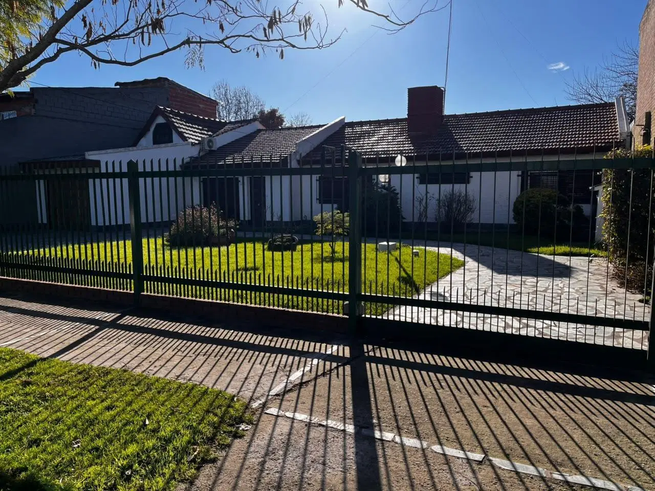 Casa en venta en Escobar - 7 ambientes 2