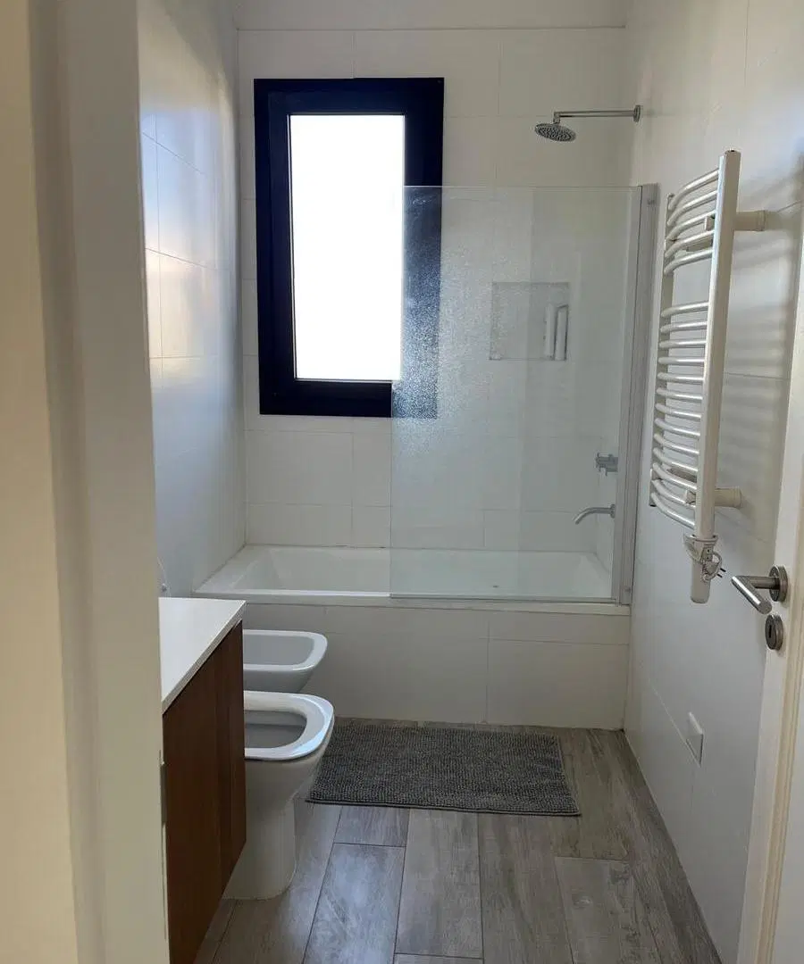 Casa en Venta en barrio Ayres Plaza, lote central, 4 dormitorio, 4 baños, excelente opcion 5