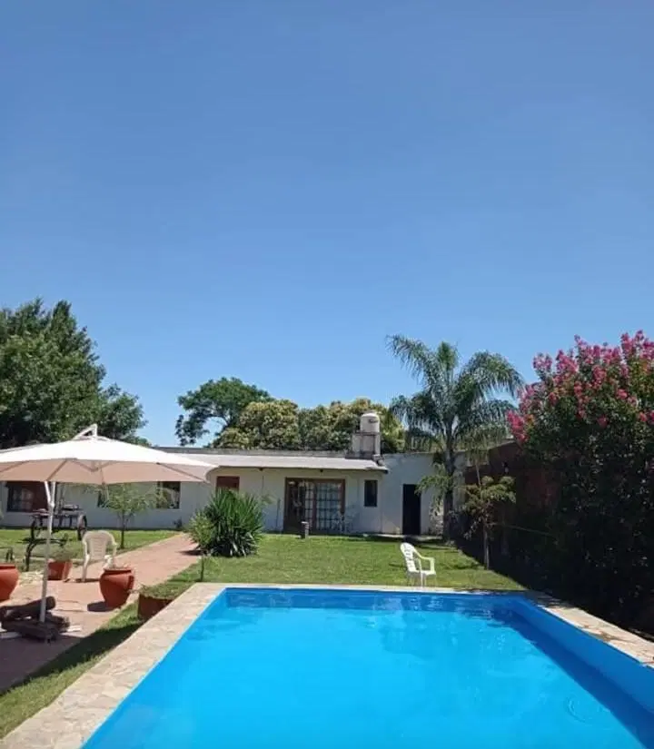 Hermosa Casa en Baradero. Oportunidad de inversión. 950 m2 Total. 4
