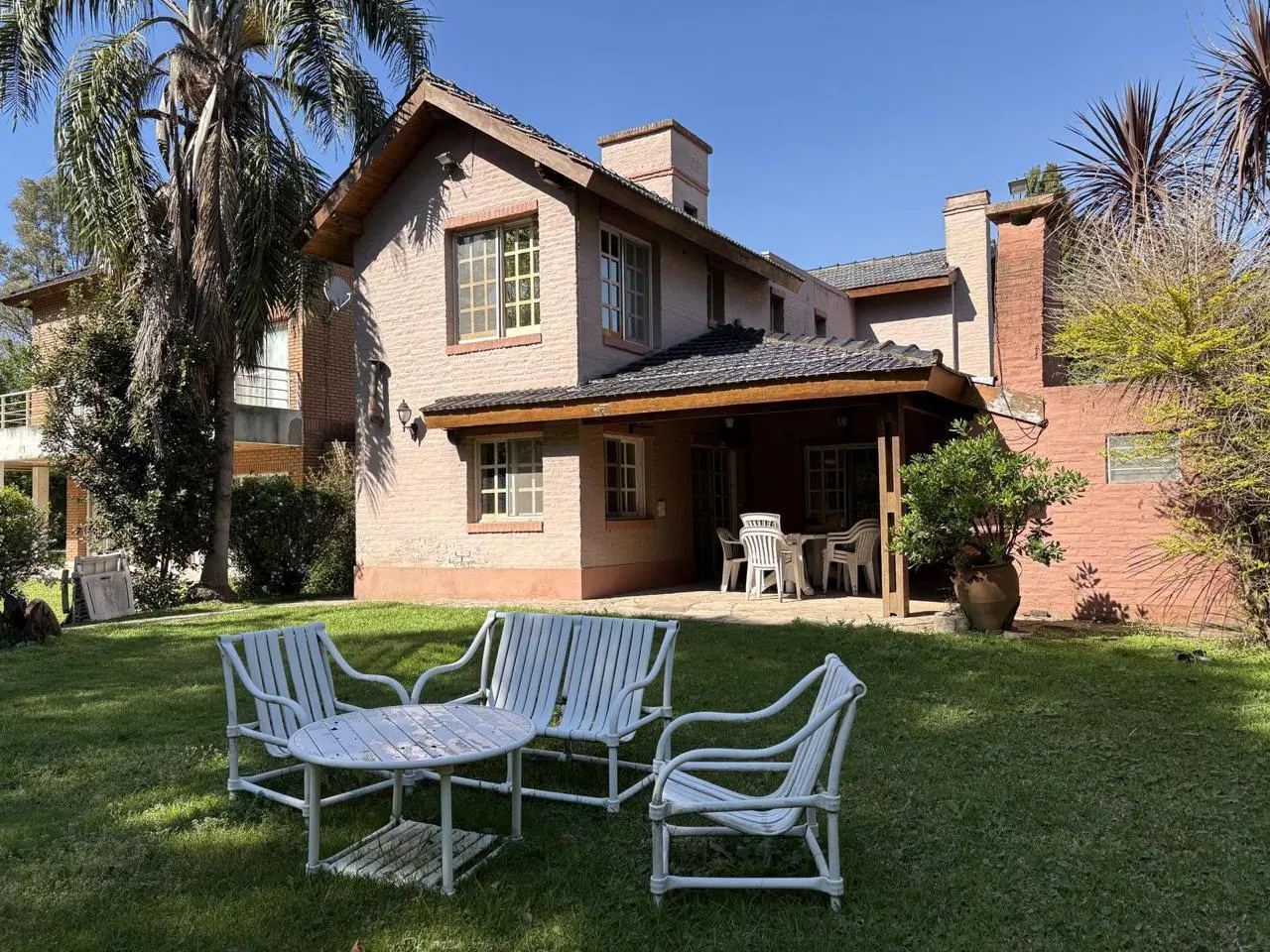 Casa en venta en Barrio Náutico Escobar - a reciclar- Apto crédito 8