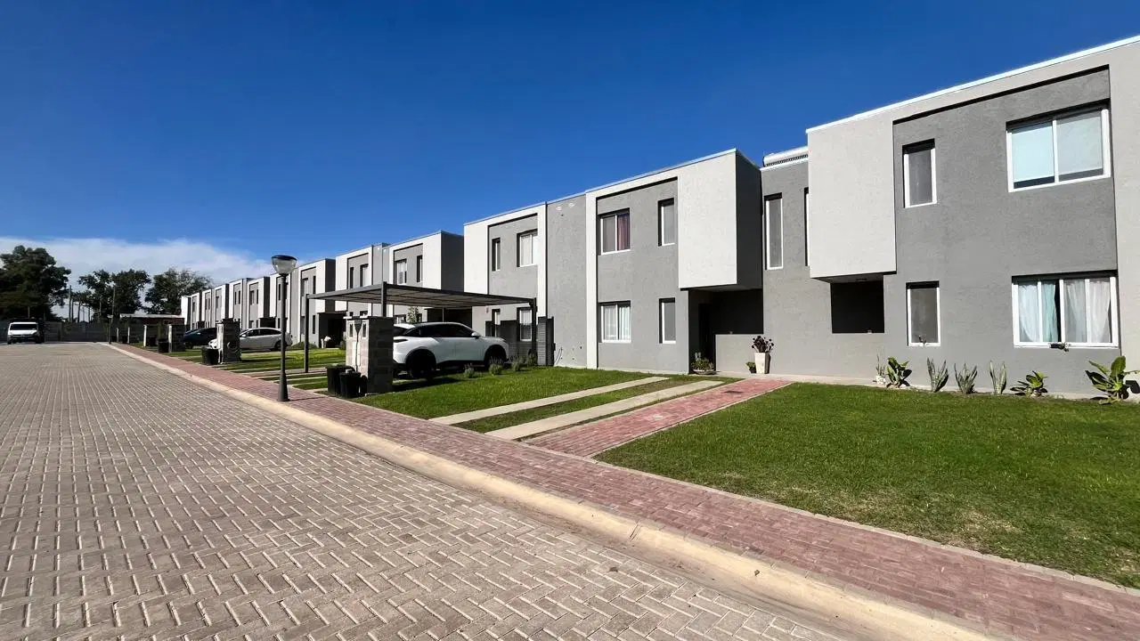 Casas Town House Decs Tortugas, Garín (entrega 14 meses) pozo Financiado 2