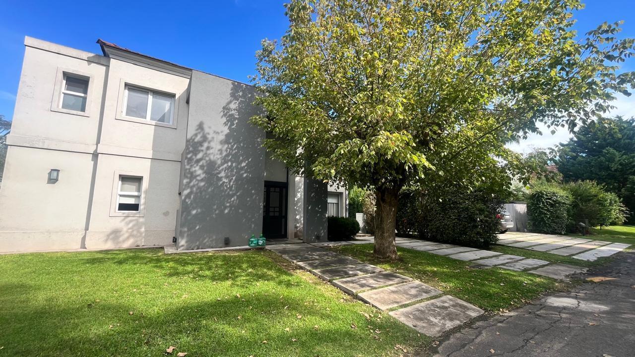 Foto de Excelente casa en barrio privado Loma Verde con excelente precio, 3, imagen 1