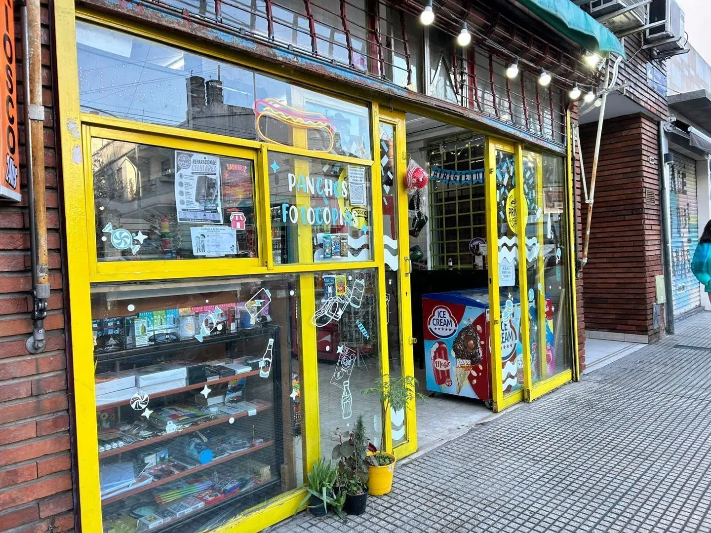 LOCAL COMERCIAL EN VENTA - A MTS DE PLAZA IRLANDA 5