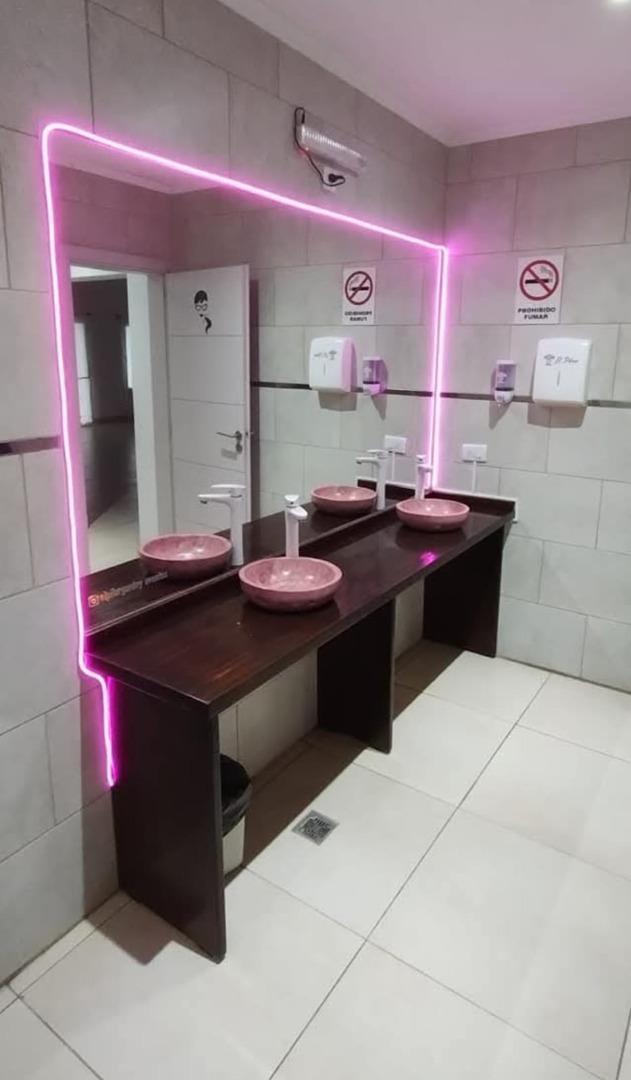 Foto de Salón de Eventos con Piscina, Parque y Vivienda en Gardey., imagen 4