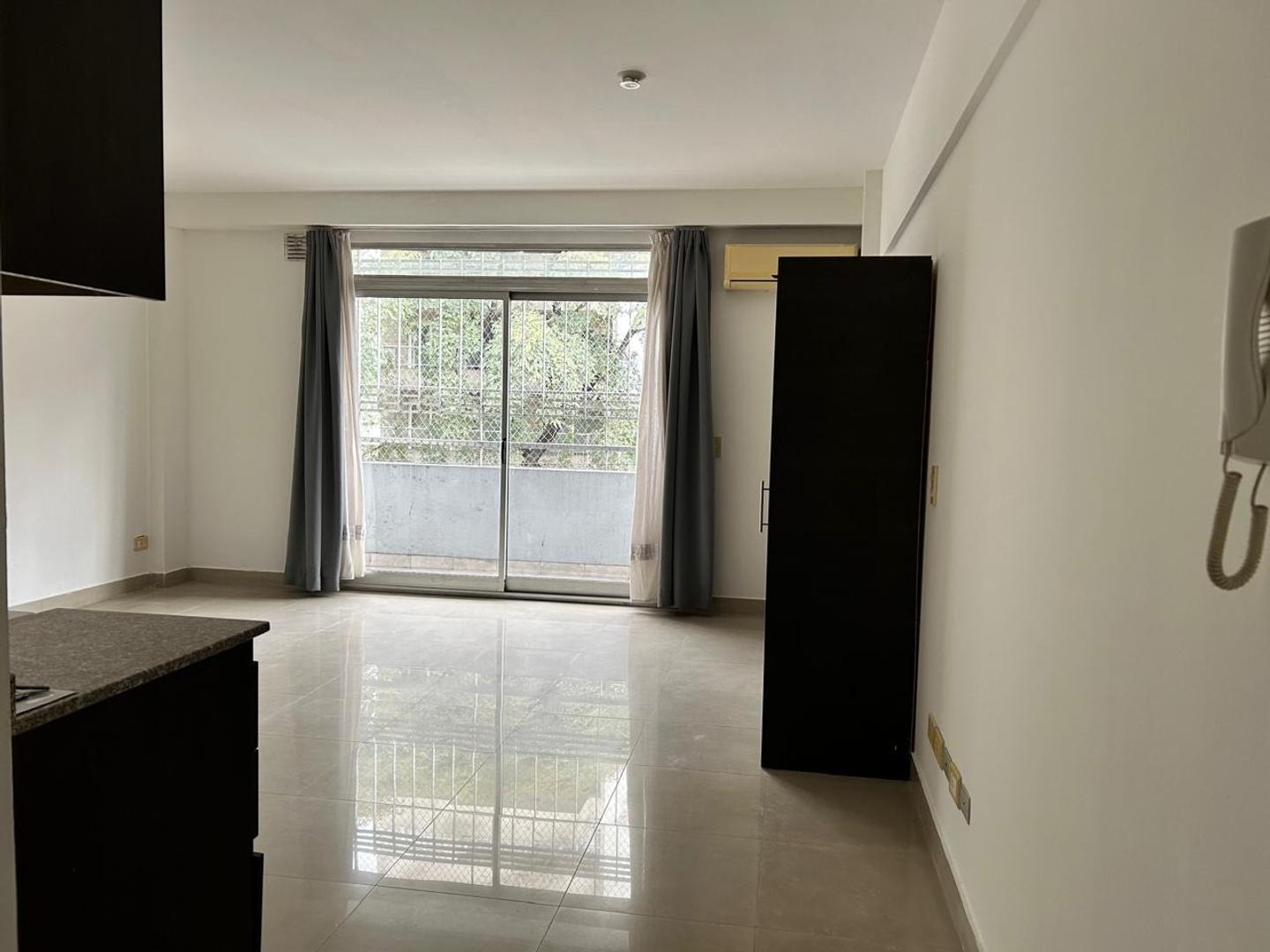 Foto de MONOAMBIENTE EN ALQUILER CON GRAN BALCÓN – DIRECTORIO Y HORT, imagen 4