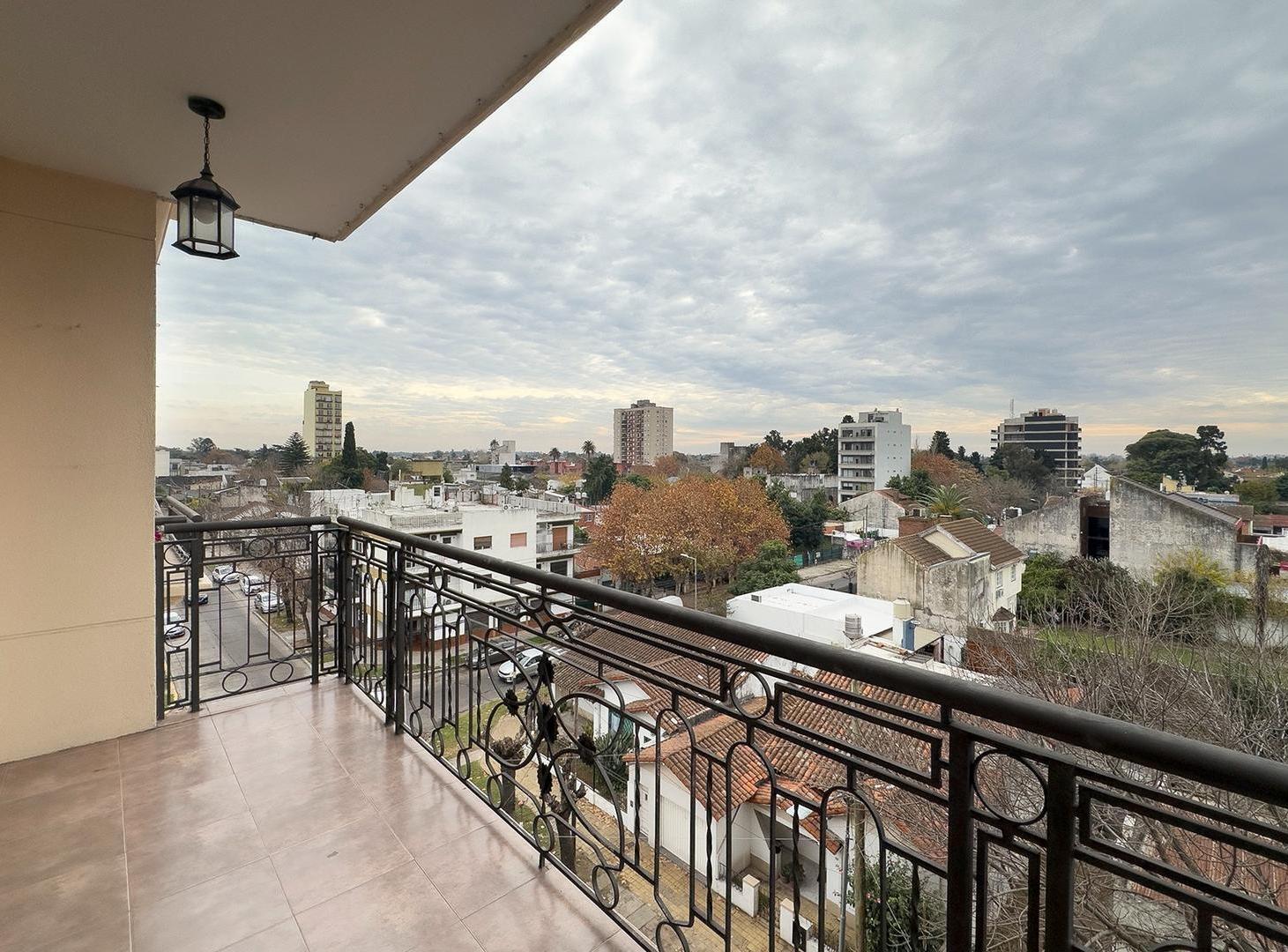 Foto de Venta departamento 3 ambientes en San Miguel con dos cochera, imagen 3