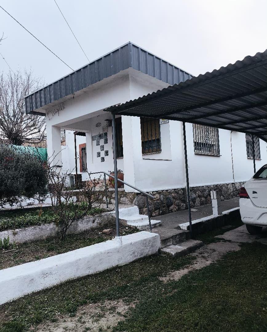Foto de Casa en venta barrio La Lomita, La Falda, imagen 2