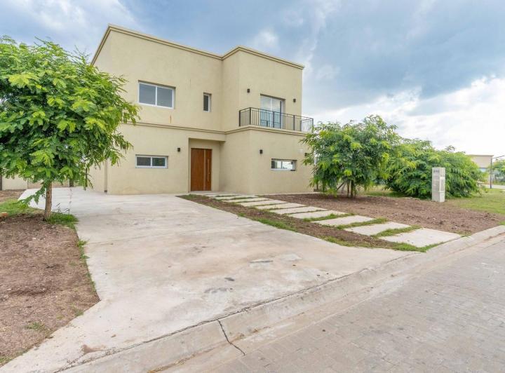 VENTA CASA 6 AMB A LA LAGUNA MAGALLANES 2