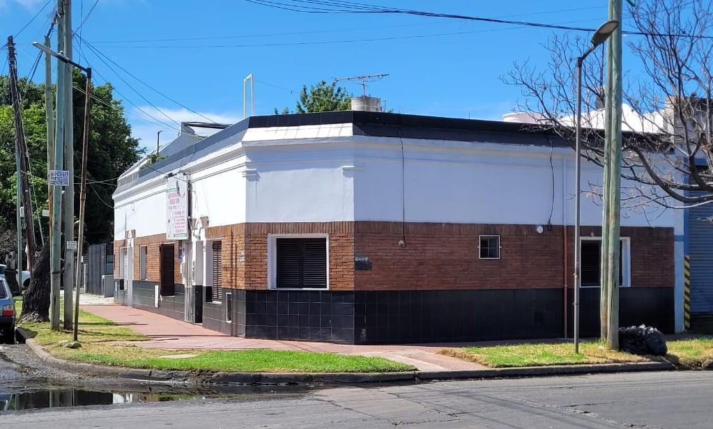 VENTA PH 3 AMBIENTES CON TERRAZA EN BERNAL OESTE
