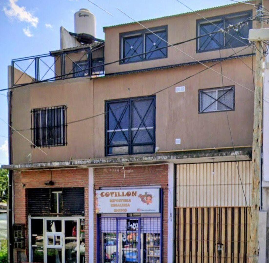 Venta casa Quilmes más 2 departamentos y 2 locales en bloque