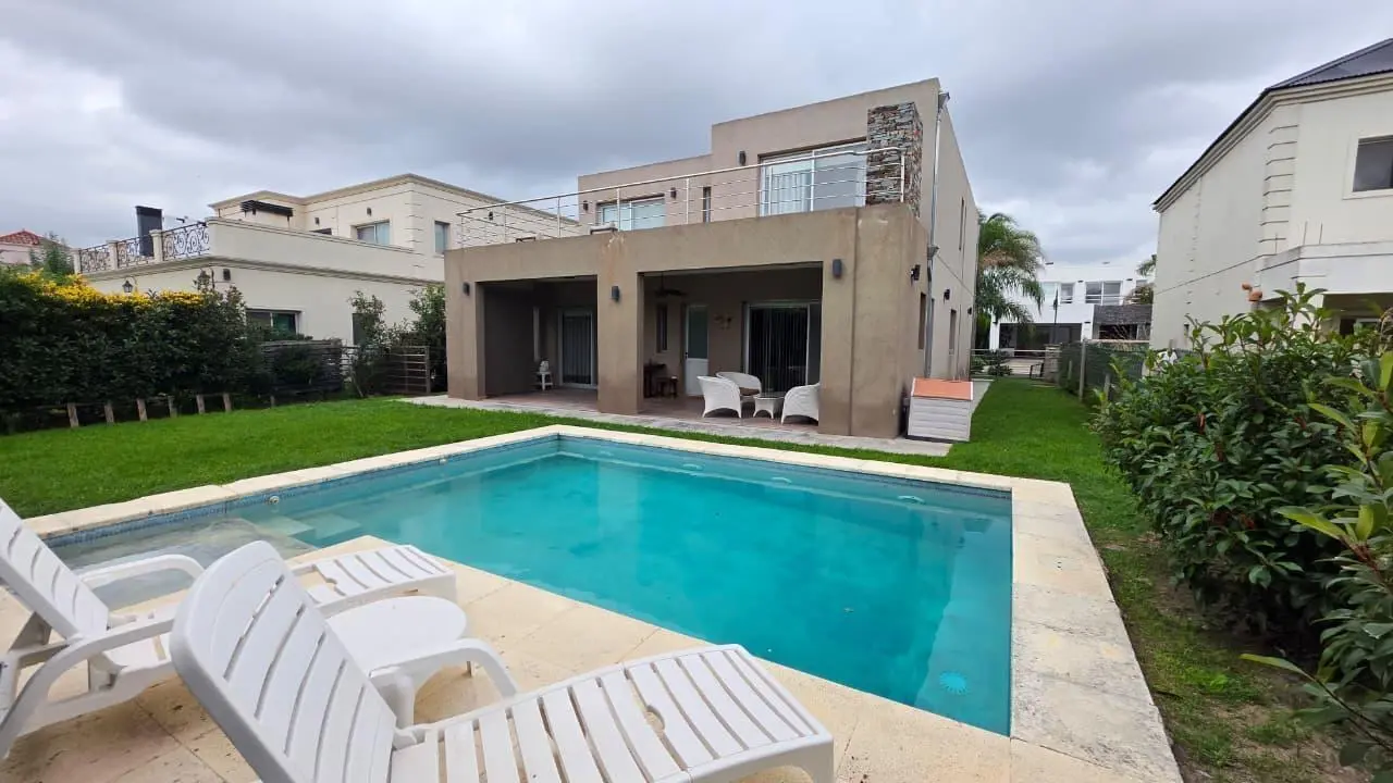 Casa en Guillermo E Hudson, Los Troncos 2