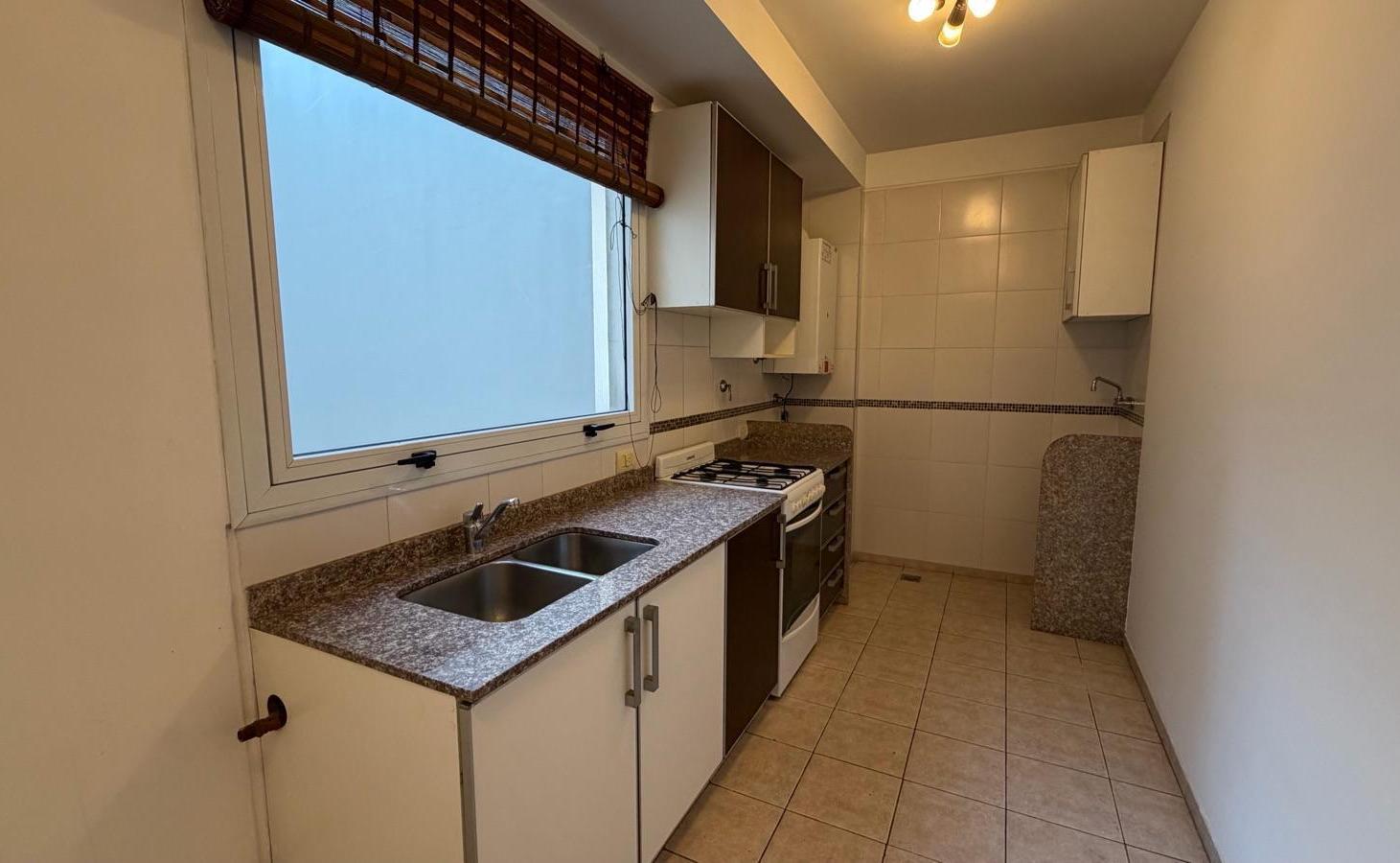 Foto de ALQUILER DEPARTAMENTO 2 AMBIENTES CON COCHERA QUILMES CENTRO, imagen 2