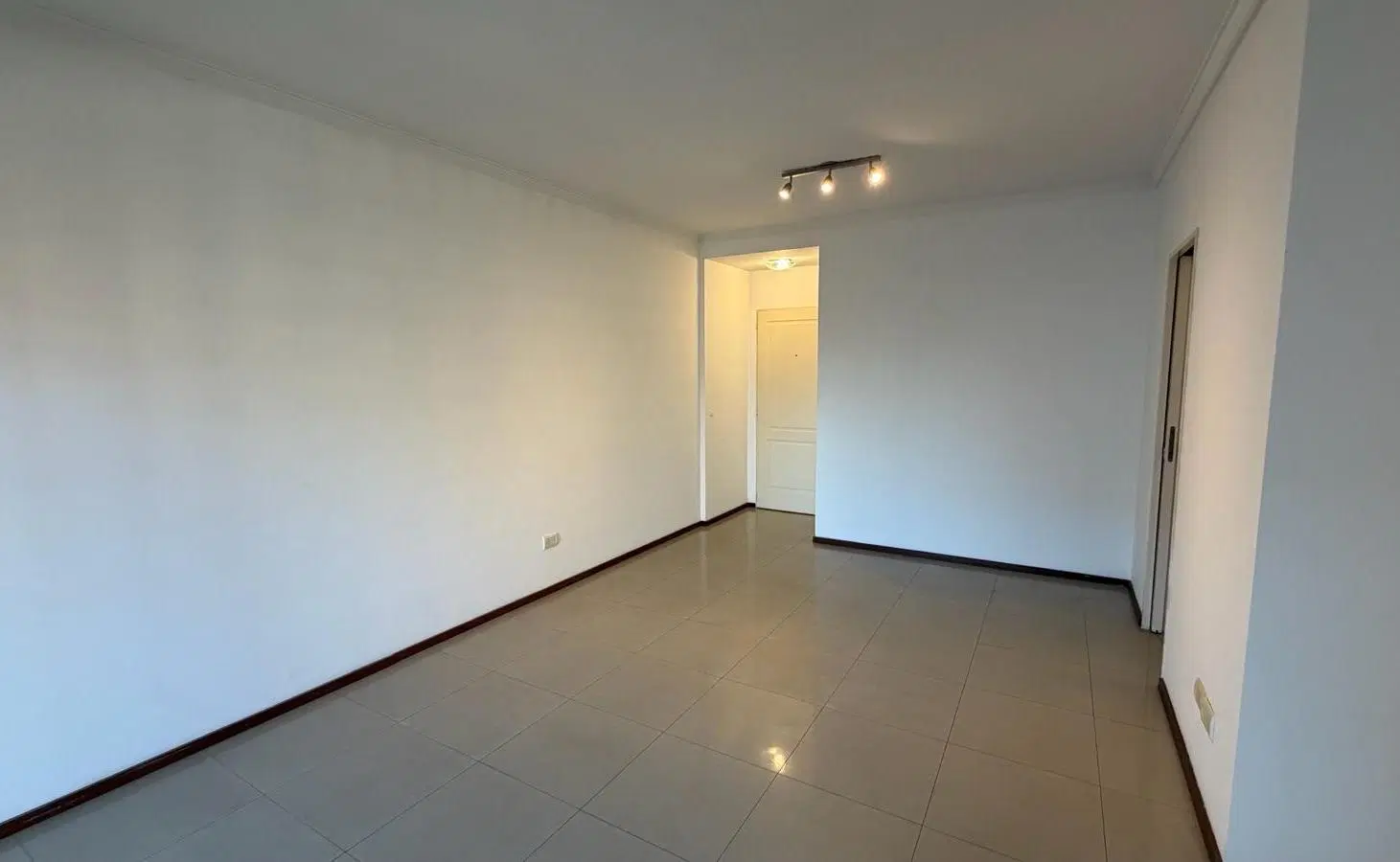 ALQUILER DEPARTAMENTO 2 AMBIENTES CON COCHERA QUILMES CENTRO 3