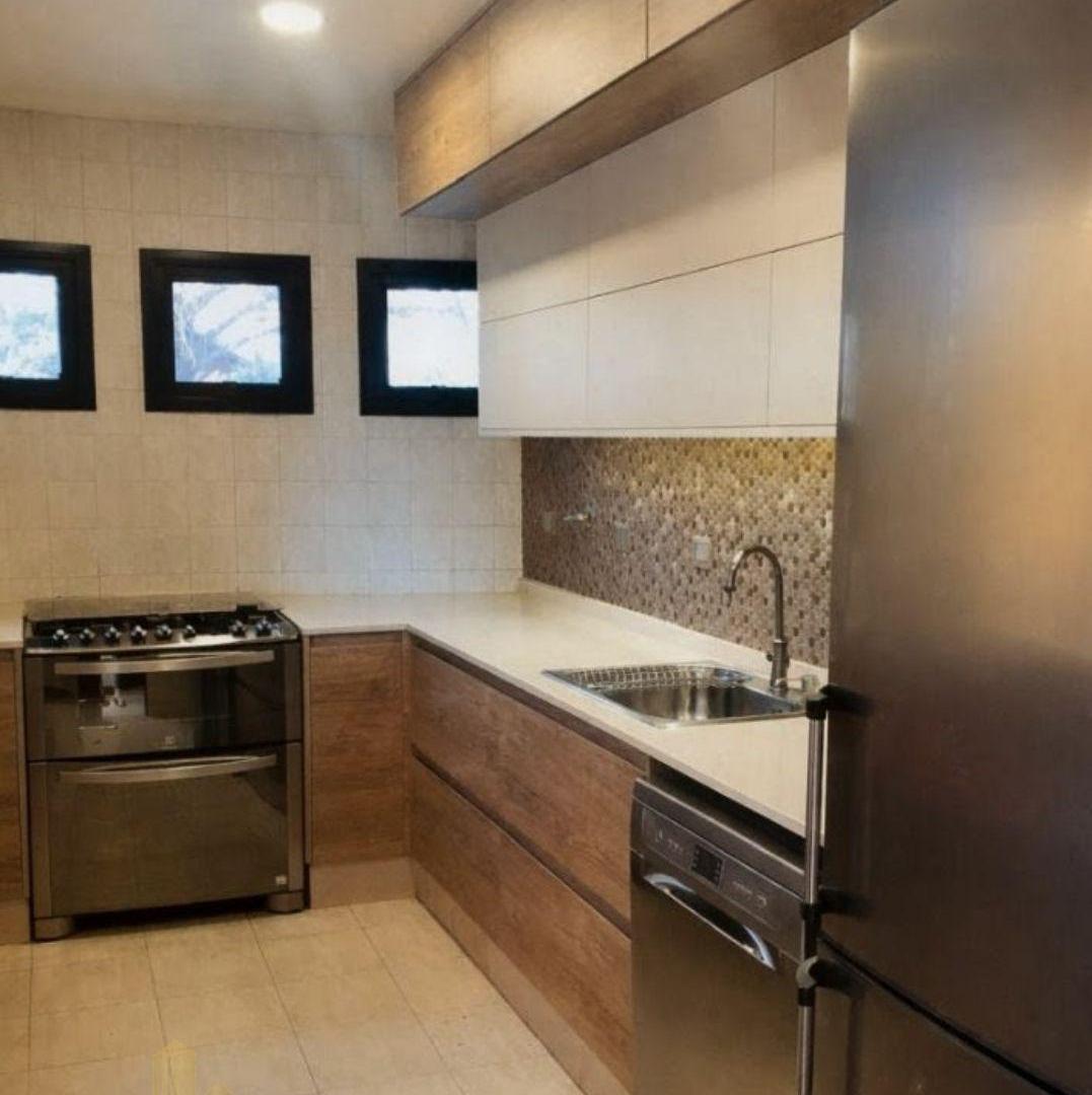 Foto de Casa Apta Crédito en El Carmencito 4 Dormitorios Piscina Climatizada y Quincho, imagen 5