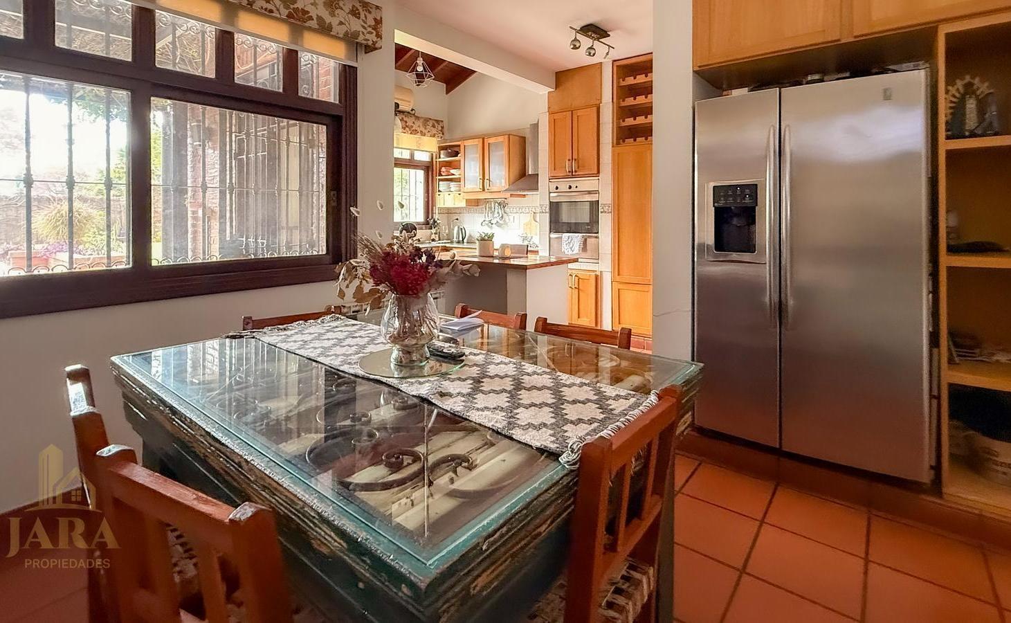Foto de Casa 8 Ambientes en Villa Vatteone, Galeria, Pileta, Parrilla, imagen 4