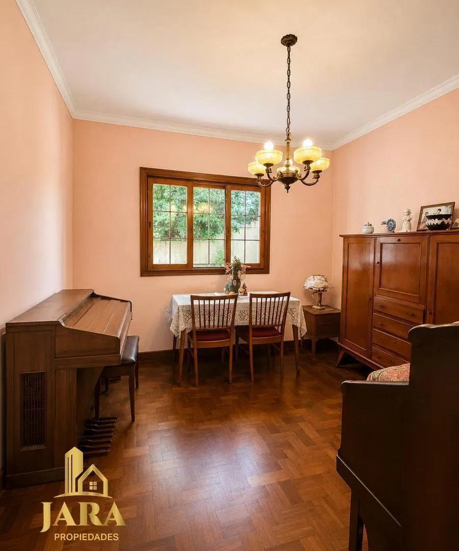 Venta Casa 2 amb. c/patio y cochera. 3