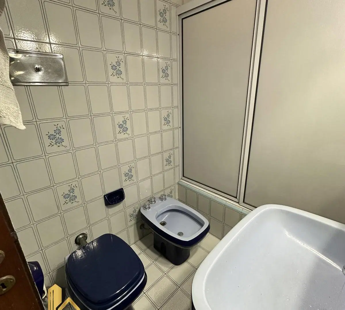 VENTA CASA DE 7 AMB. C/ COCHERA 4