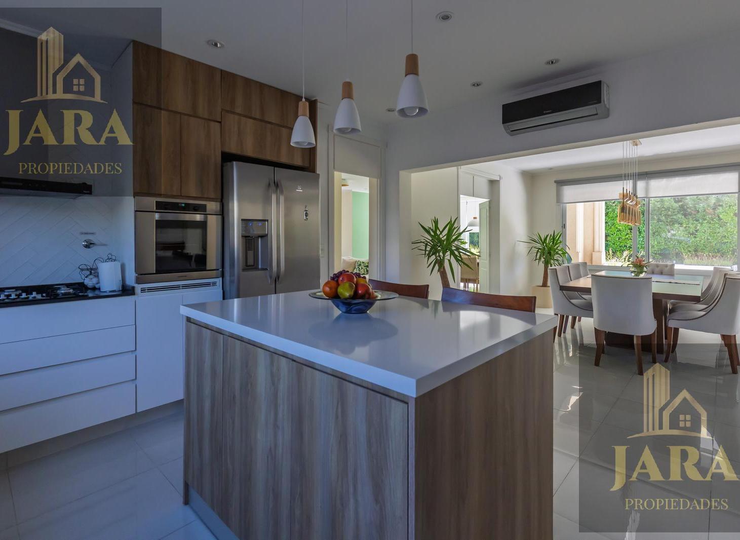 Foto de VENTA CASA 5 AMBIENTES NUEVO QUILMES CON PISCINA, imagen 1