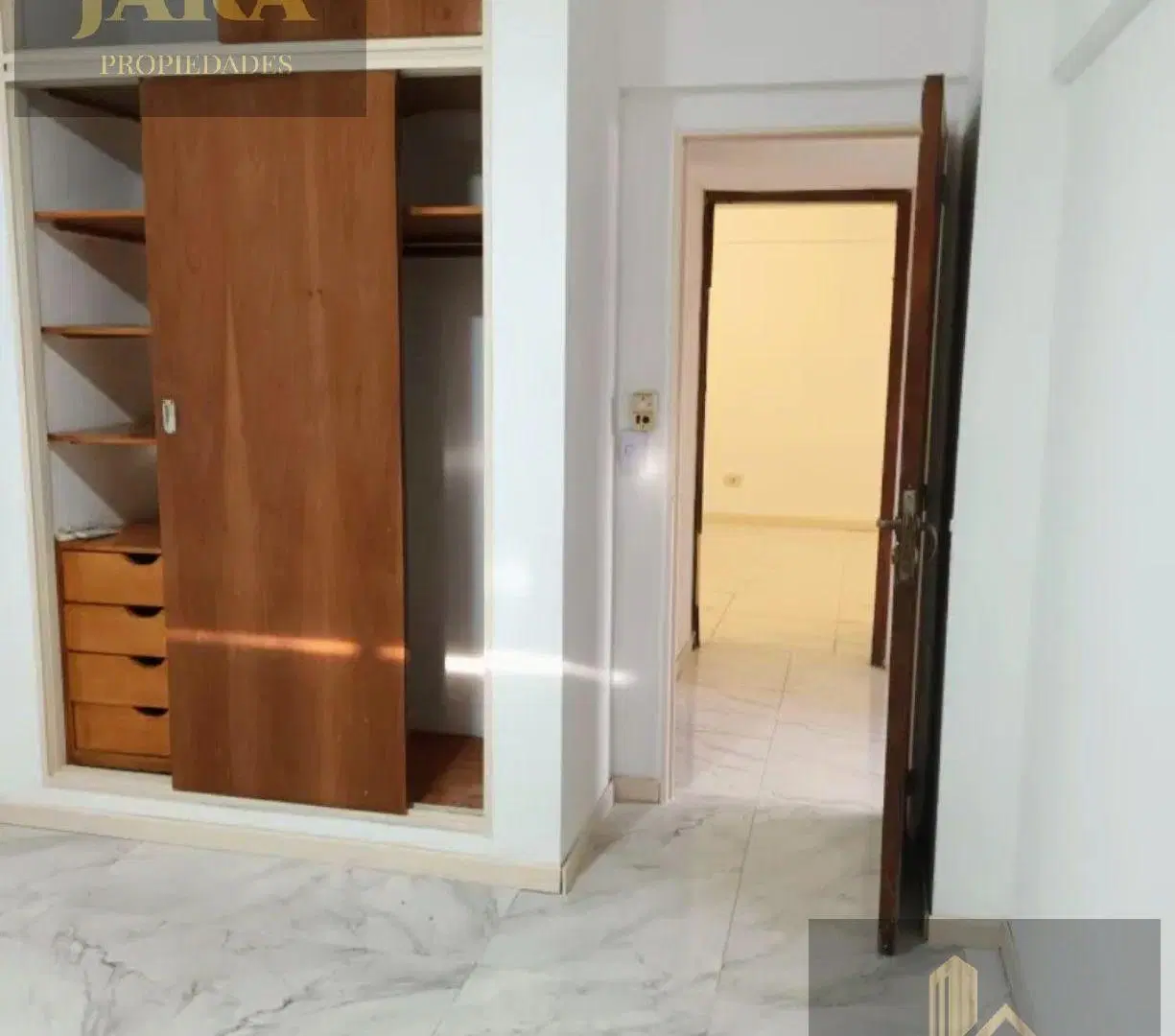 Venta departamento 4 ambientes Quilmes centro con cochera 5
