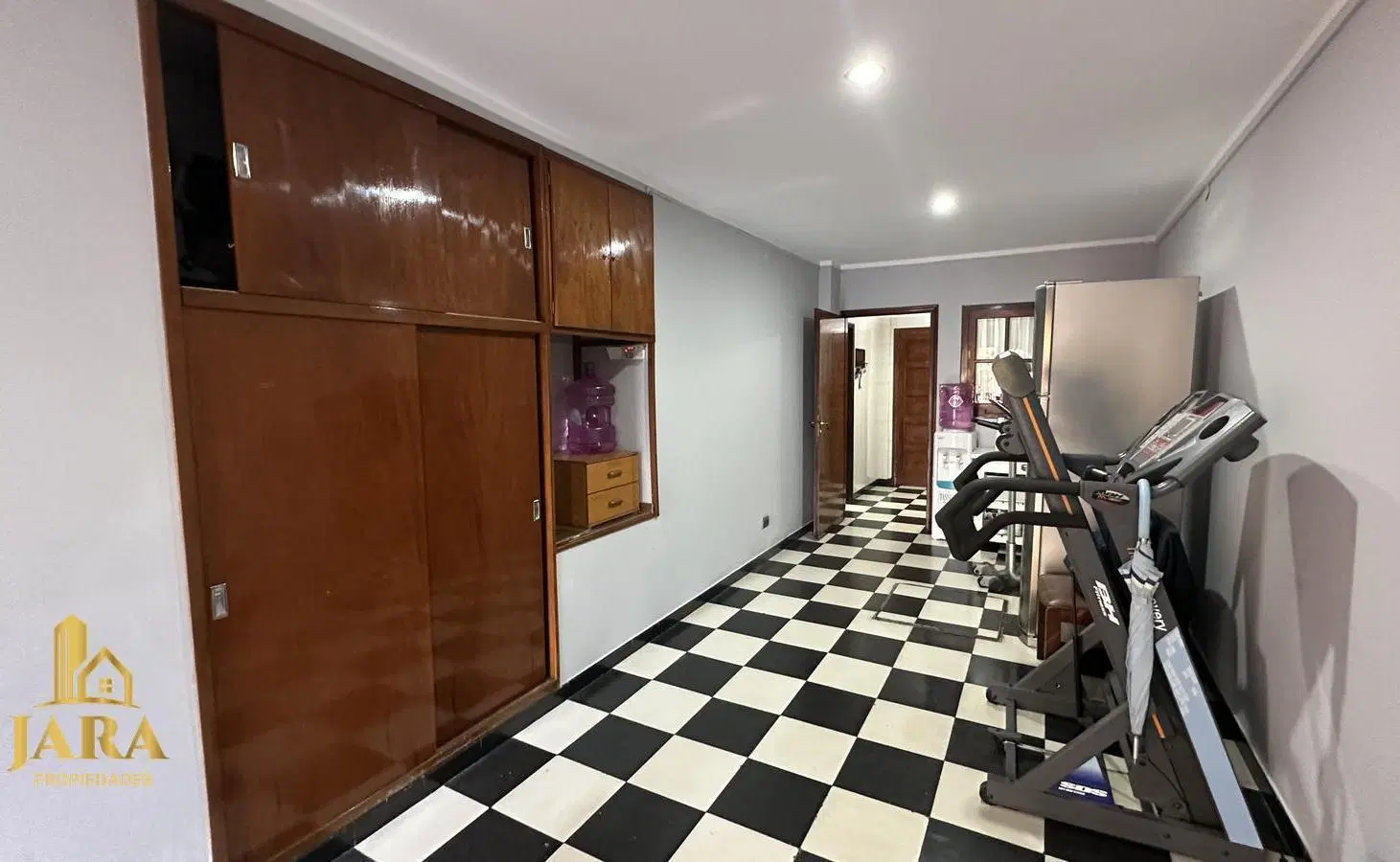 Venta casa 4 Amb. parque pileta quincho y cochera - Calle Azcuenaga 1771 1