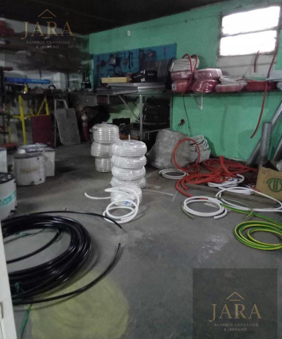 Foto de VENTA LOCAL COMERCIAL + DEPARTAMENTO 2 AMBIENTES CON COCHERA, imagen 3
