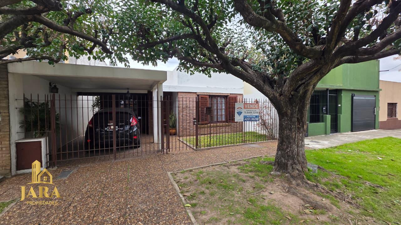 Foto de VENTA CASA 3 AMBIENTES CON PARQUE EN QUILMES, imagen 5