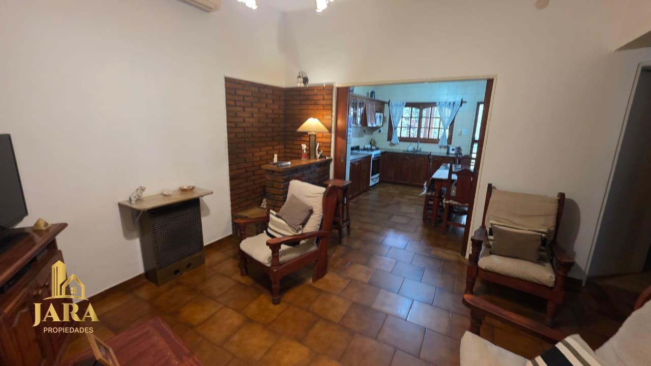 Foto de VENTA CASA 3 AMBIENTES CON PARQUE EN QUILMES, imagen 2