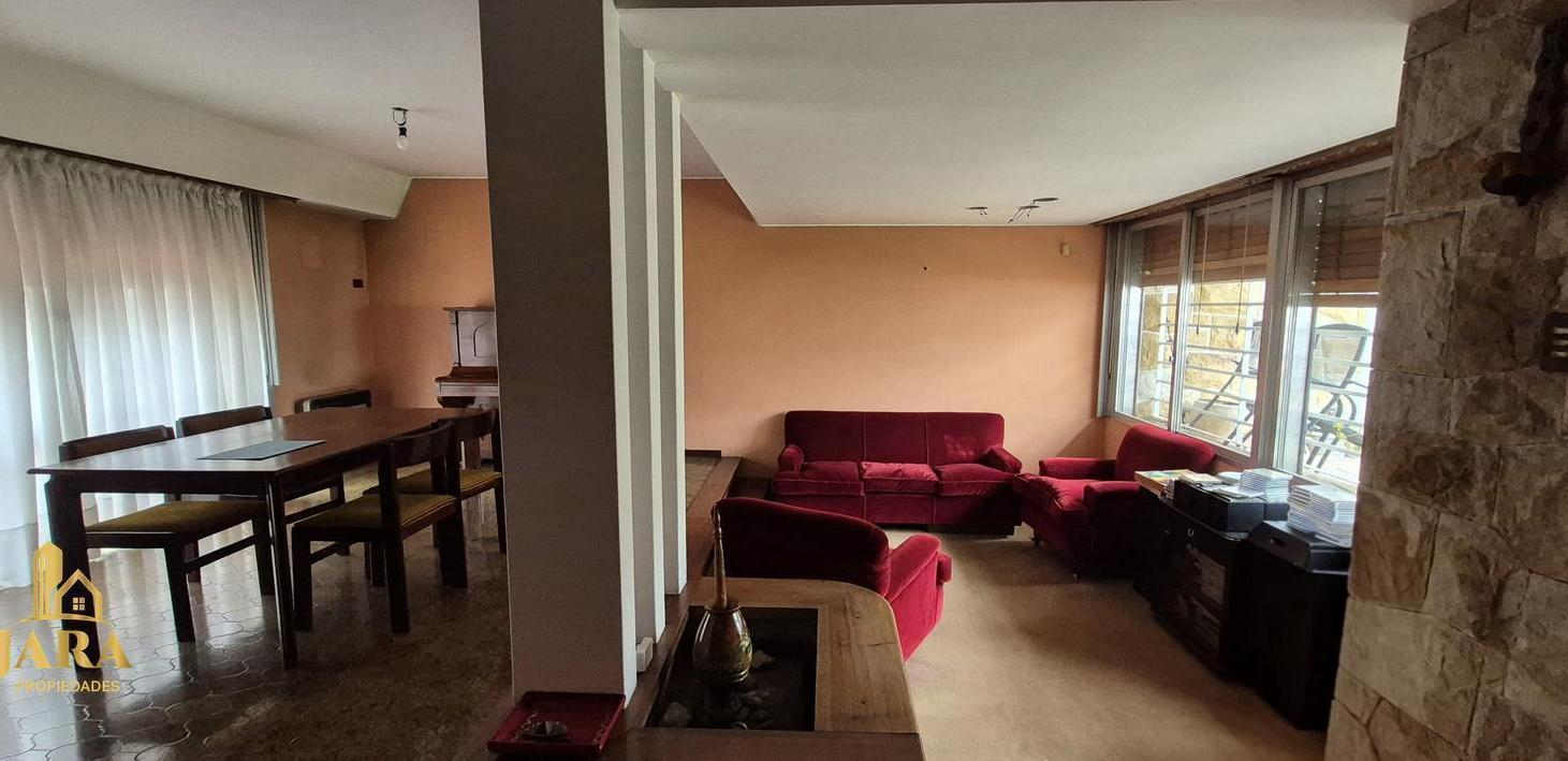 Foto de Venta Casa 5 amb - cochera - Bernal, imagen 1