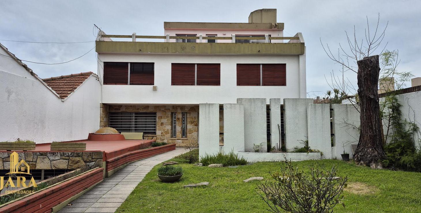 Foto de Venta Casa 5 amb - cochera - Bernal, imagen 3