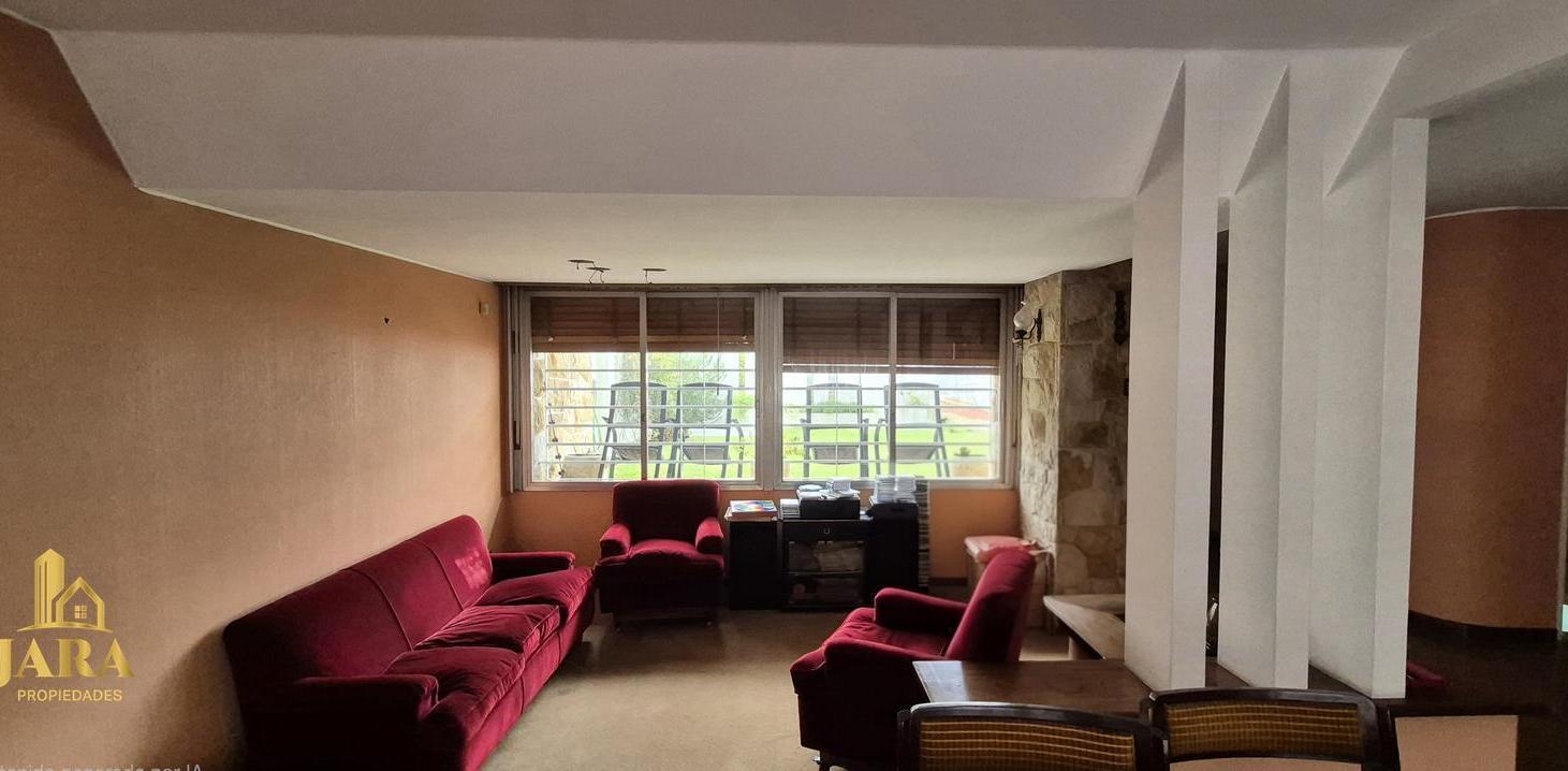 Foto de Venta Casa 5 amb - cochera - Bernal, imagen 2