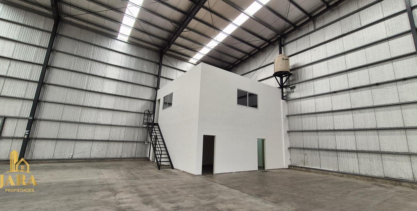 Foto de VENTA Nave Industrial 3.200 M2 LOTE 5.300 M2, imagen 2