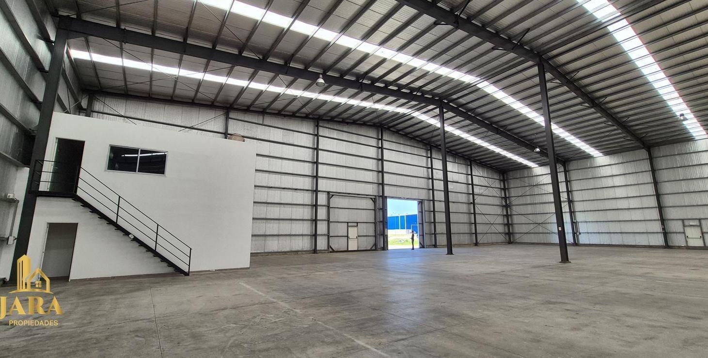 Foto de VENTA Nave Industrial 3.200 M2 LOTE 5.300 M2, imagen 5