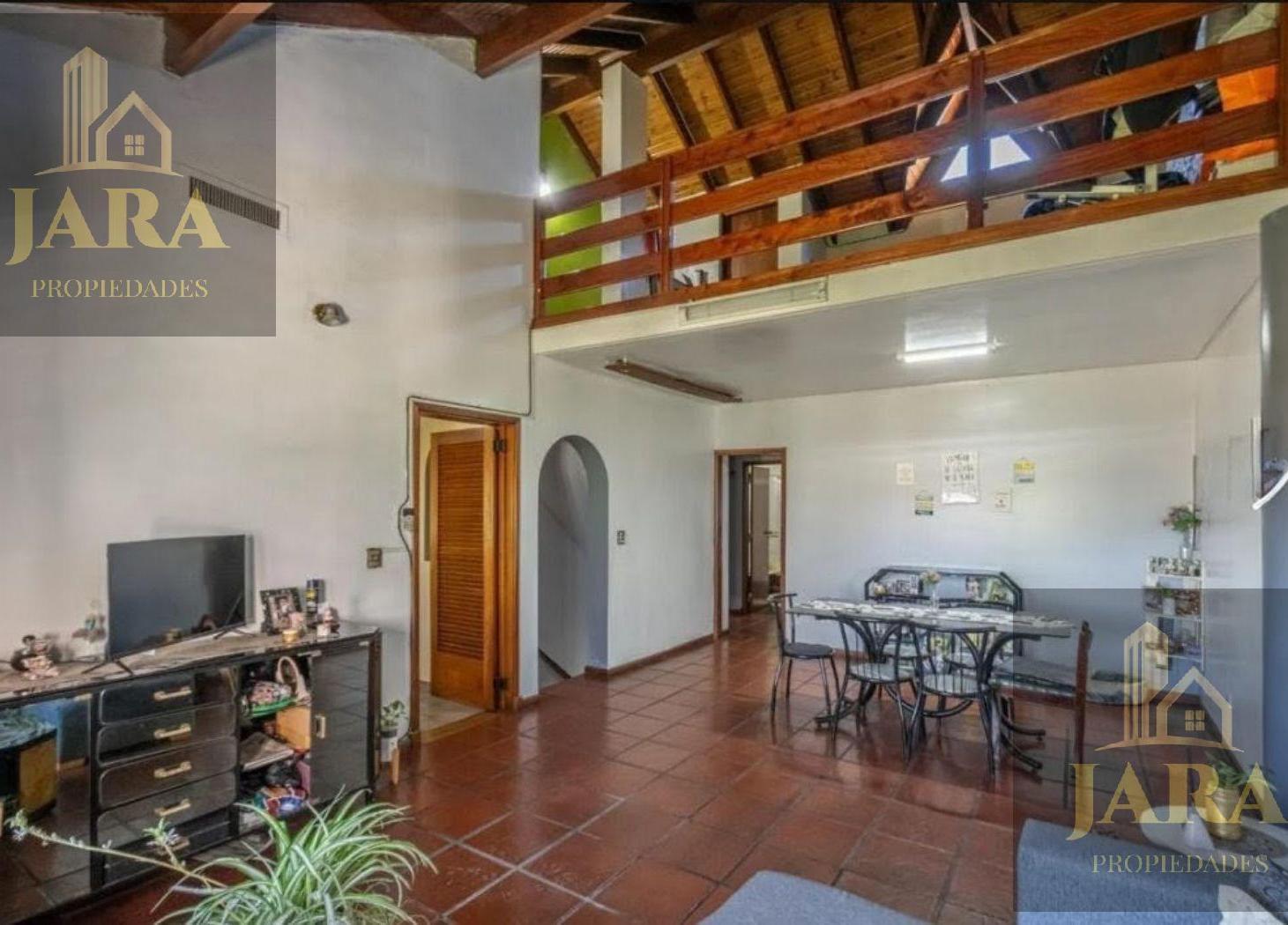 Foto de casa 2 dormitorios patio y garage con local Bernal oportunidad, imagen 1