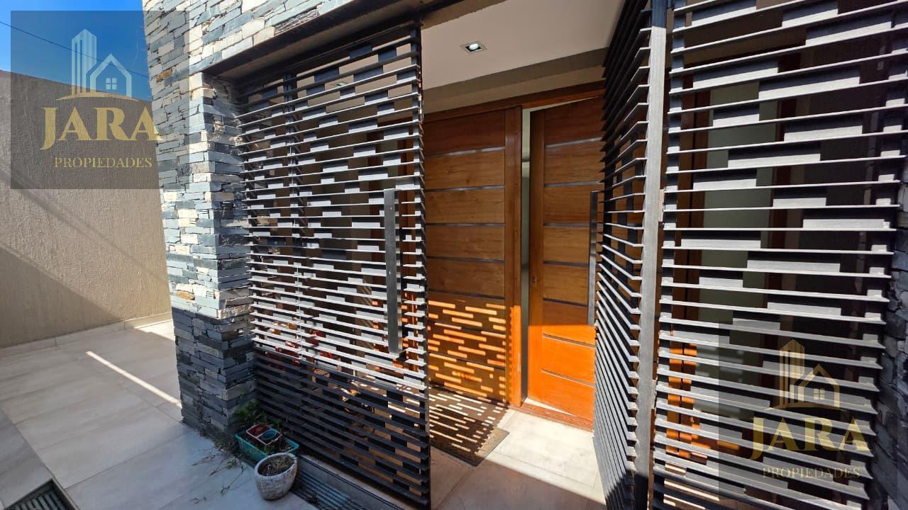 Foto de VENTA /ALQUILER Residencia de Lujo en Quilmes 400 m², pileta, quincho, imagen 5