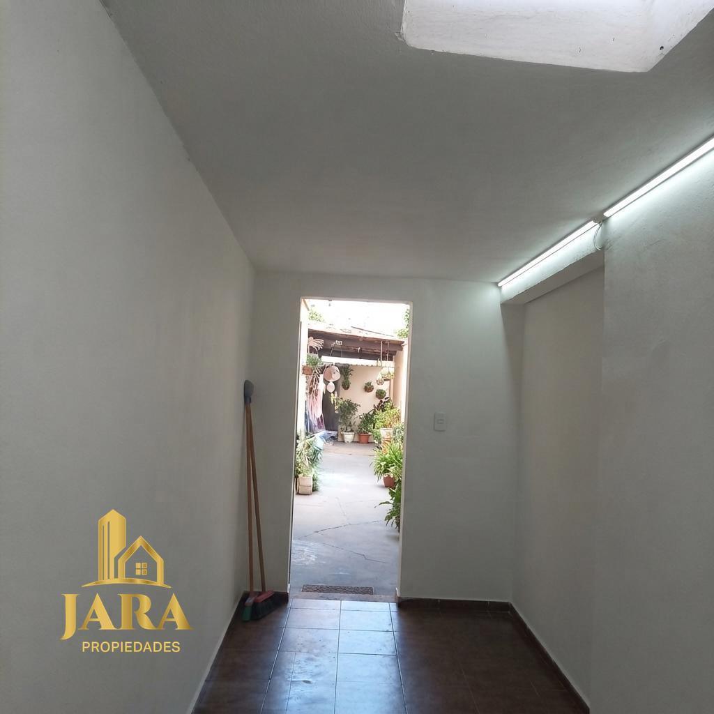 Foto de Venta Casa 3 ambientes con fondo , Ezpeleta, imagen 2