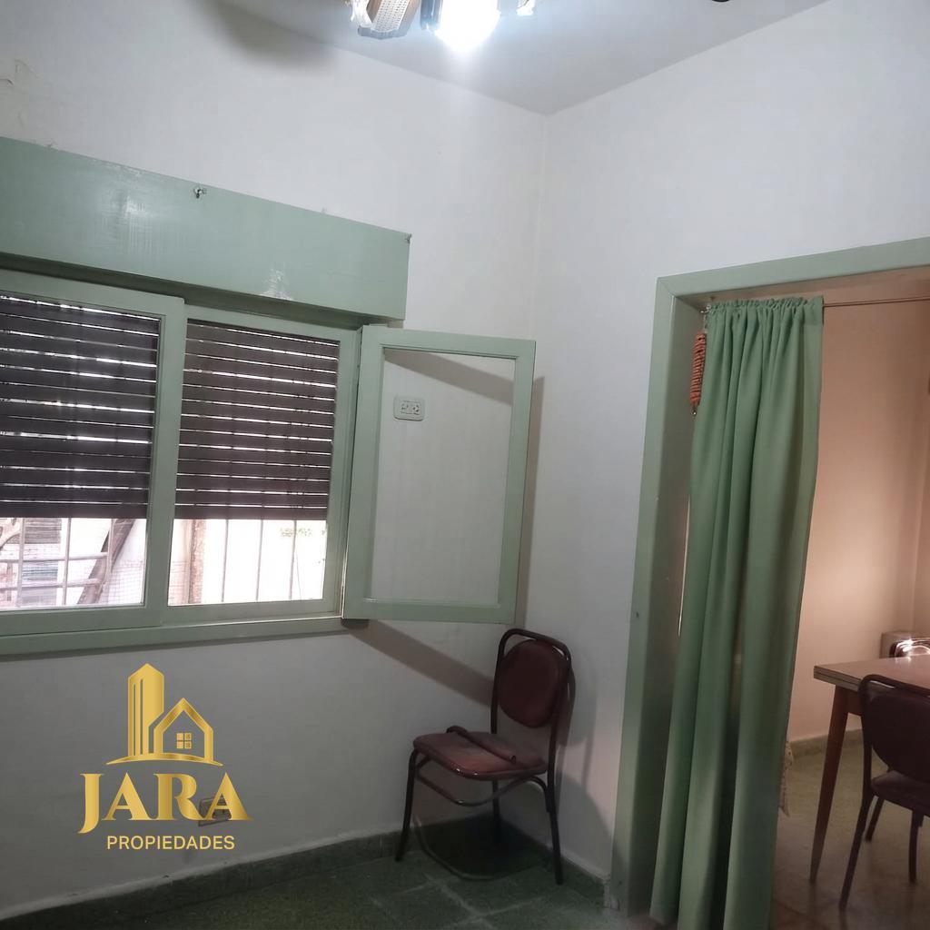 Foto de Venta Casa 3 ambientes con fondo , Ezpeleta, imagen 3