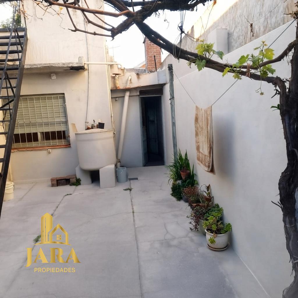 Foto de Venta Casa 3 ambientes con fondo , Ezpeleta, imagen 5