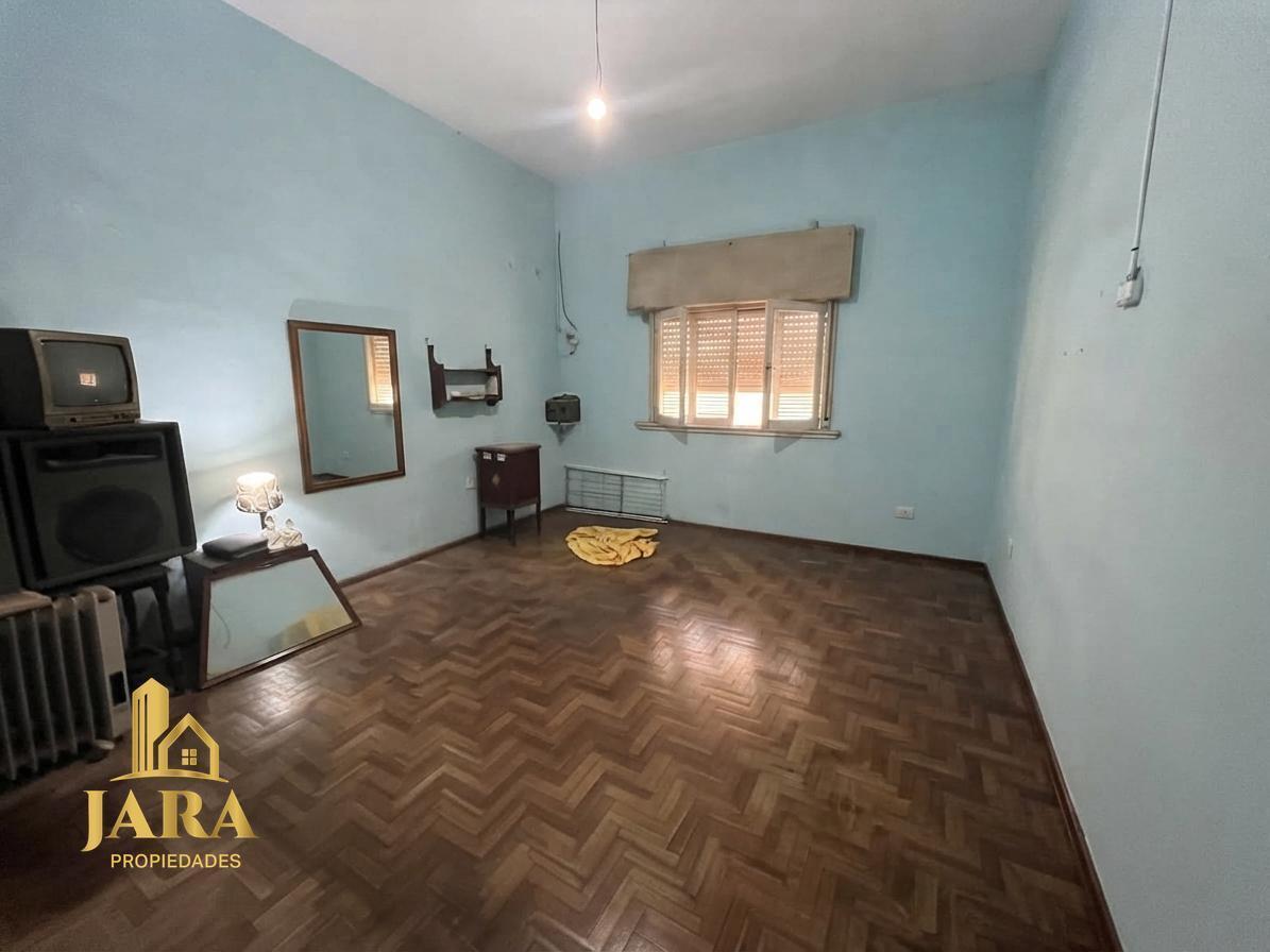 Foto de Venta Casa 4 ambientes en Quilmes Oeste, imagen 2