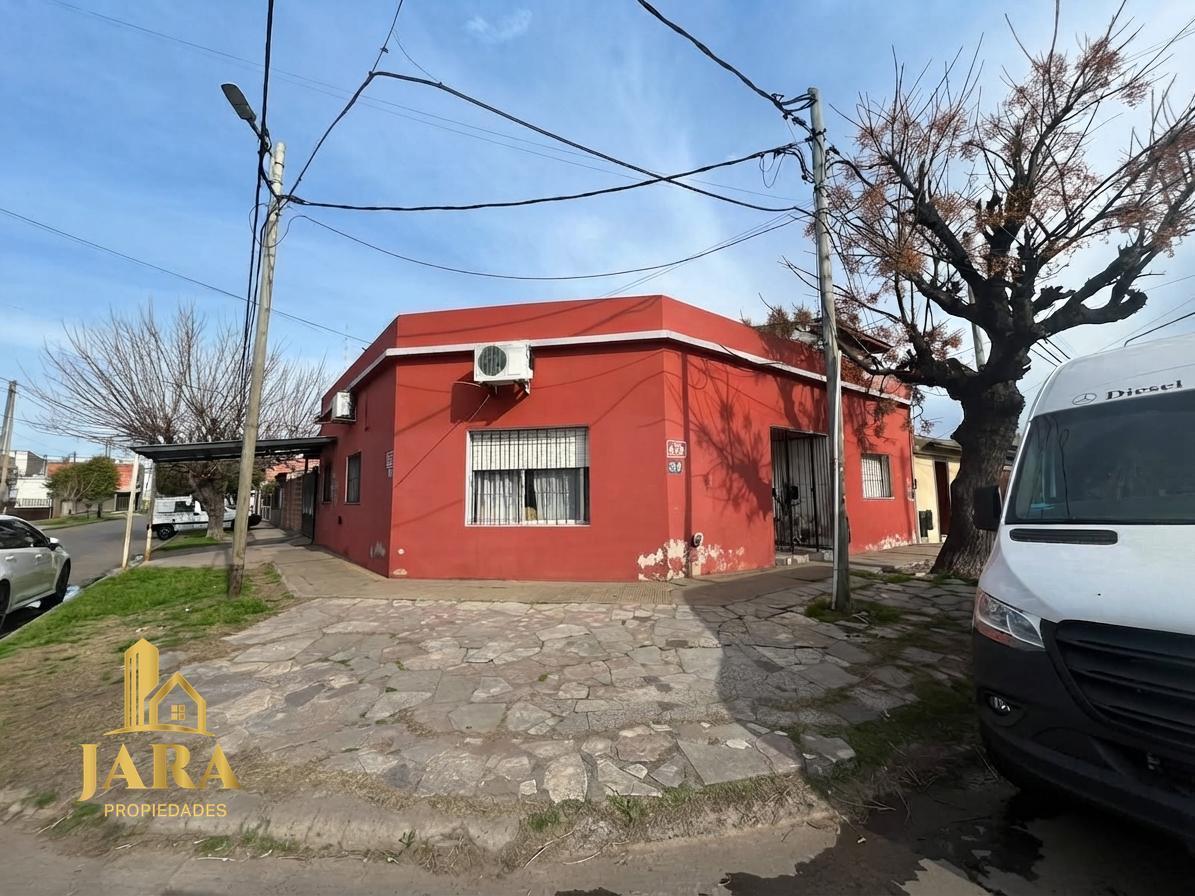 Foto de Venta Casa 4 ambientes en Quilmes Oeste, imagen 1