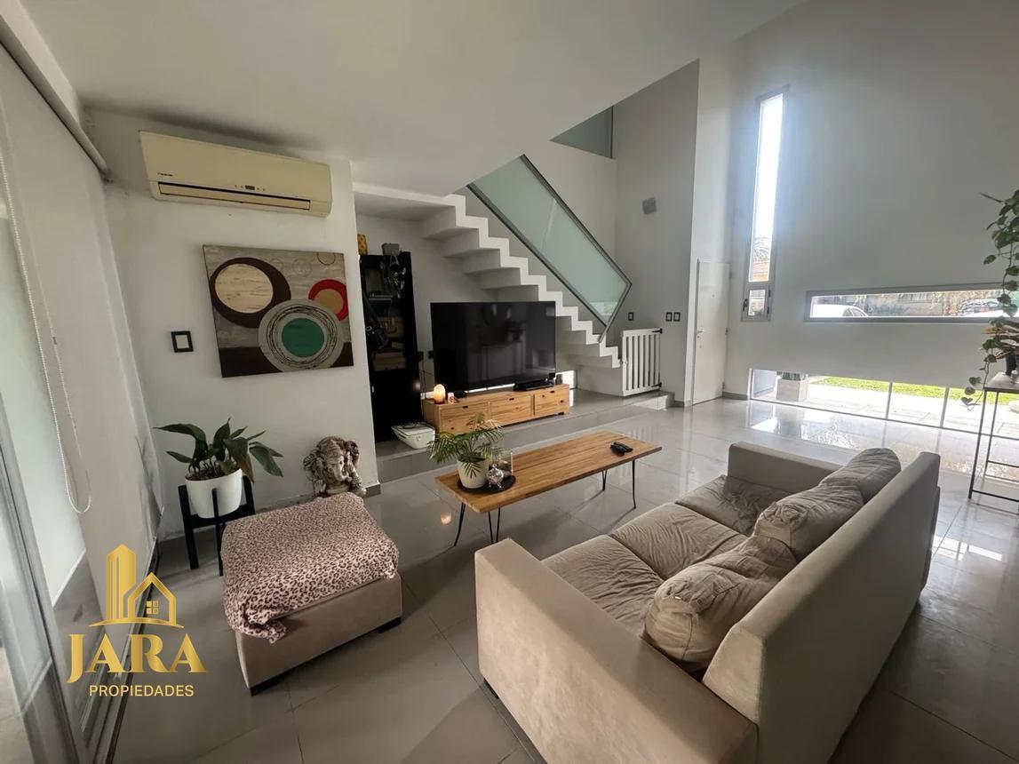 Foto de VENTA CASA 4 AMB CON PILETA EL CARMENCITO, imagen 4