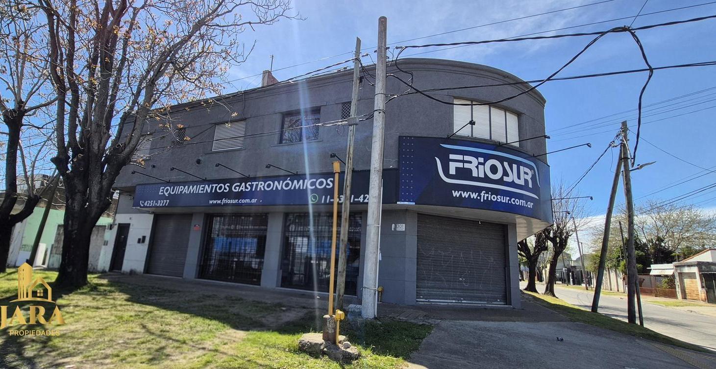 Foto de VENTA LOCAL 365 M2 - 2 PISOS - QUILMES, imagen 1